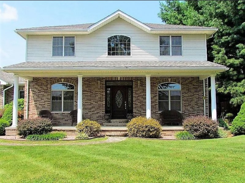 4 Quail Ridge, Pittsfield, IL  62363