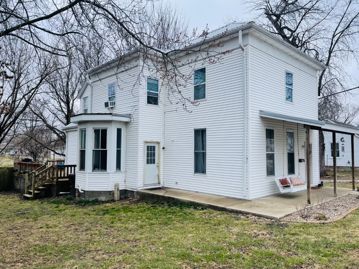 413 N. Monroe St., Pittsfield, IL  62363
