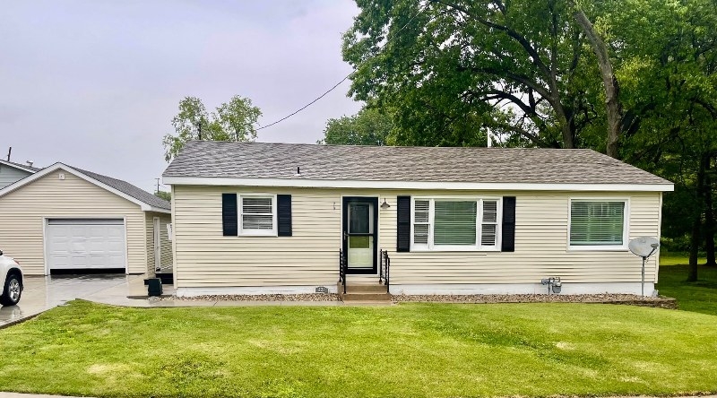422 W. Perry St., Pittsfield, IL